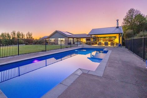 Photo of property in 21 Kyle Road, Waipukurau, 4281