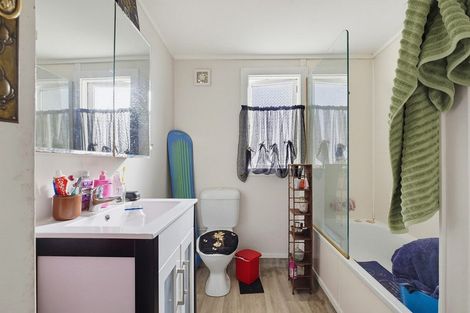 Photo of property in 21 Crawford Road, Kilbirnie, Wellington, 6022