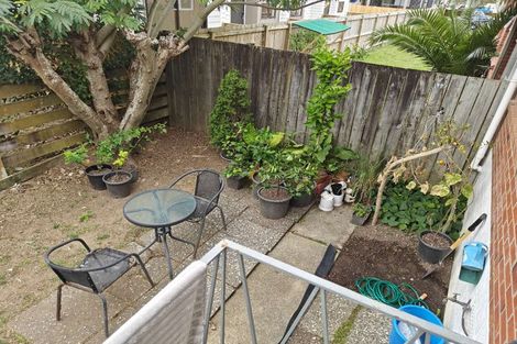 Photo of property in 4/18 Evelyn Place, Hillcrest, Auckland, 0627