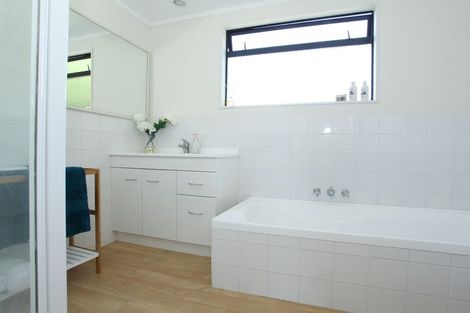 Photo of property in 44 Ashley Street, St Andrews, Hamilton, 3200