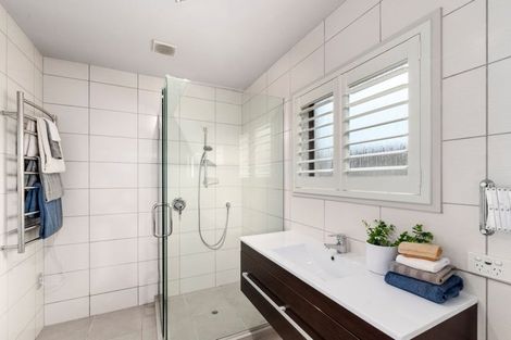 Photo of property in 2/13 Muritai Road, Milford, Auckland, 0620