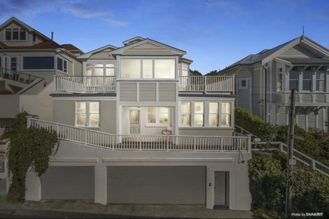 Photo of property in 18 Central Terrace, Kelburn, Wellington, 6012