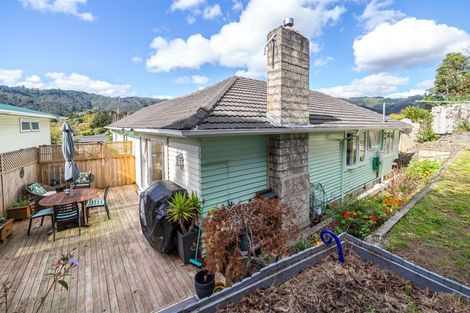 Photo of property in 184 George Street, Stokes Valley, Lower Hutt, 5019