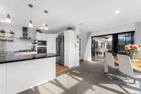 Photo of property in 2 Carlsberg Place, Papamoa Beach, Papamoa, 3118