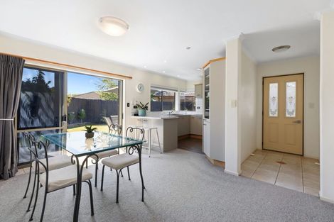 Photo of property in 6 Mcleod Place, Papamoa Beach, Papamoa, 3118