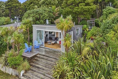 Photo of property in 35 Totara Avenue, Collingwood, 7073