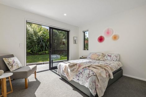 Photo of property in 17 Chatham Avenue, Paremoremo, Auckland, 0632