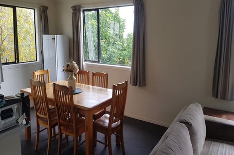 Photo of property in 8b Schnapper Rock Road, Schnapper Rock, Auckland, 0632