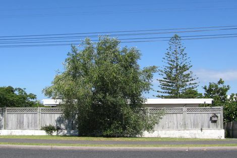 Photo of property in 18 County Road, Torbay, Auckland, 0630