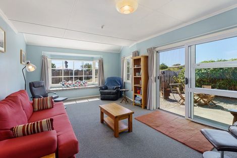 Photo of property in 6 Rangiuru Road, Otaki Beach, Otaki, 5512