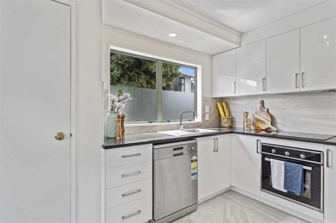 Photo of property in 2/4 Gibraltar Street, Howick, Auckland, 2014