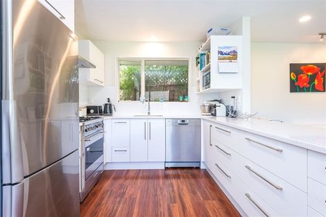 Photo of property in 5 Malthouse Lane, Heathcote Valley, Christchurch, 8022