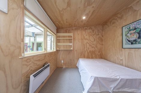 Photo of property in 90 Glenmore Street, Northland, Wellington, 6012