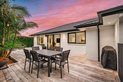 Photo of property in 25 Nobilo Road, Kumeu, 0810