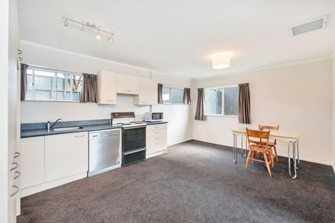 Photo of property in 131 Forrest Hill Road, Forrest Hill, Auckland, 0620