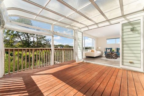 Photo of property in 25 Para Close, Fairview Heights, Auckland, 0632