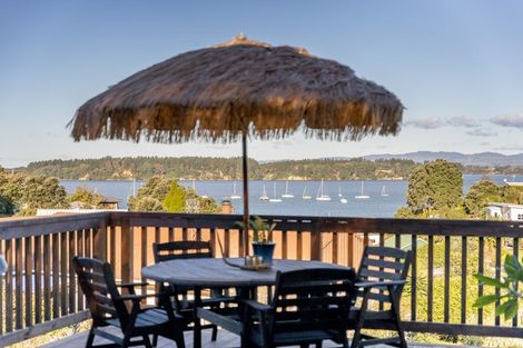 Photo of property in 26 Omokoroa Road, Omokoroa, 3114