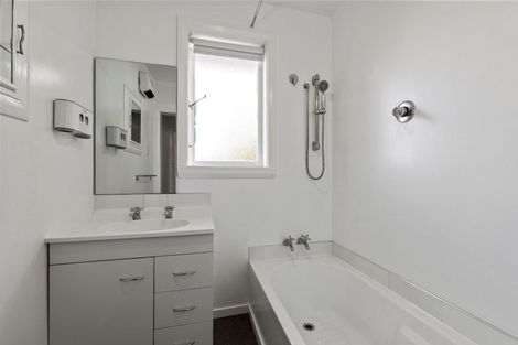 Photo of property in 66 Winters Road, Redwood, Christchurch, 8051