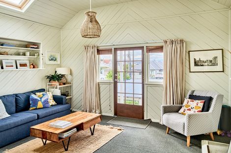 Photo of property in 230a Sutherland Road, Lyall Bay, Wellington, 6022