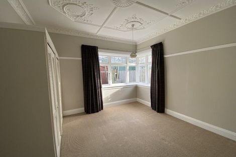 Photo of property in 191 Queens Drive, Lyall Bay, Wellington, 6022