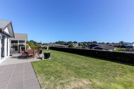 Photo of property in 8 Sampson Avenue, Waiwhakaiho, New Plymouth, 4312
