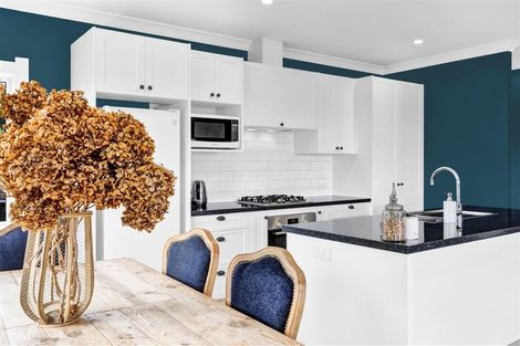 Photo of property in 22 Maple Crescent, Whalers Gate, New Plymouth, 4310