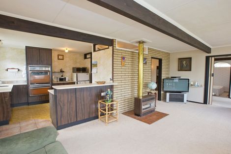 Photo of property in 6 Pukatea Place, Milson, Palmerston North, 4414