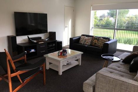 Photo of property in 29d Eastview Road, Glen Innes, Auckland, 1072