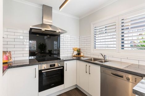 Photo of property in 11 Poplar Grove, Ebdentown, Upper Hutt, 5018