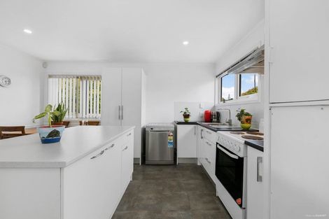 Photo of property in 4 Galilee Avenue, Red Hill, Papakura, 2110