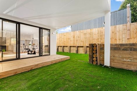 Photo of property in 3/10 Orchid Place, Te Atatu South, Auckland, 0610