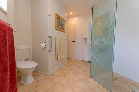 Photo of property in 90 Domain Crescent, Muriwai, 0881