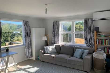 Photo of property in 17 Baffin Grove, Kingston, Wellington, 6021