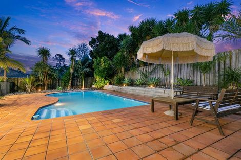 Photo of property in 27 Almond Grove, Greenhithe, Auckland, 0632