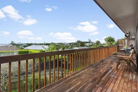 Photo of property in 1/3a Charles Dickens Drive, Mellons Bay, Auckland, 2014