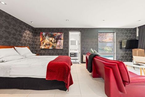 Photo of property in 19 Kilmore Street, Christchurch Central, Christchurch, 8013