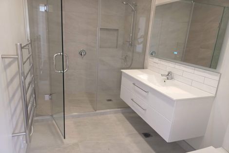 Photo of property in 39 Tui Glen Road, Birkenhead, Auckland, 0626