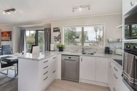 Photo of property in 29 Taihiki Road, Clarks Beach, 2122