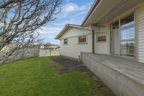 Photo of property in 2/47 Chadwick Road, Greerton, Tauranga, 3112