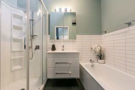 Photo of property in 27 James Cook Street, Havelock North, 4130