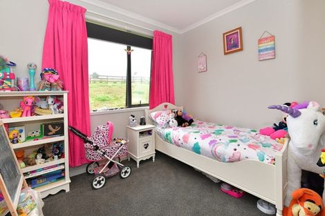 Photo of property in 137 Tuparekura Road, South Head, Helensville, 0874