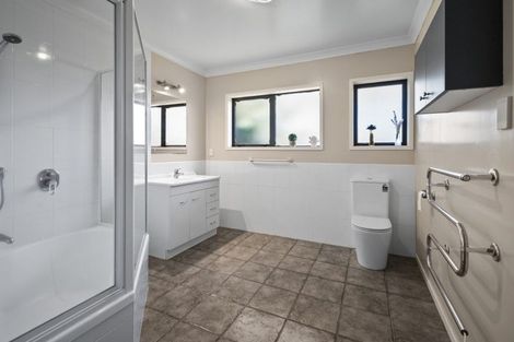 Photo of property in 1 Daniel Place, Kelvin Grove, Palmerston North, 4414