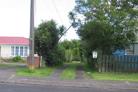 Photo of property in 24 Kingdale Road, Henderson, Auckland, 0610