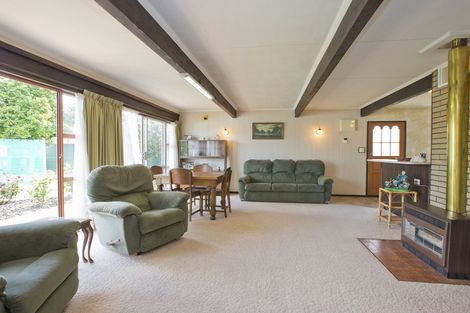 Photo of property in 6 Pukatea Place, Milson, Palmerston North, 4414