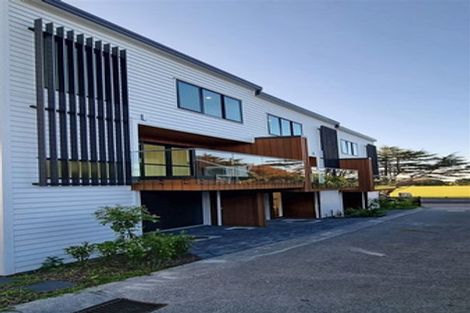 Photo of property in 28d Walker Road, Point Chevalier, Auckland, 1022