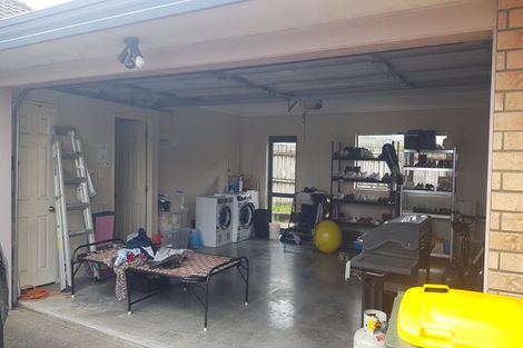 Photo of property in 3 Boderg Way, East Tamaki, Auckland, 2016