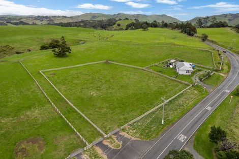 Photo of property in 2590 Awhitu Road, Awhitu, 2684