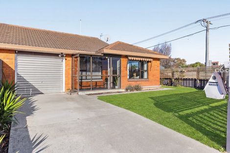 Photo of property in 2/2 Mchaffies Place, Wainoni, Christchurch, 8061