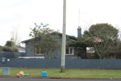 Photo of property in 15 Oxford Street, Fairfield, Hamilton, 3214