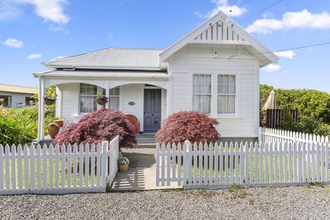 Photo of property in 23 Main Road, Raglan, 3225